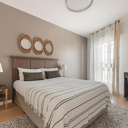 Ovelia Poissy - Les Romantiques Extérieur photo