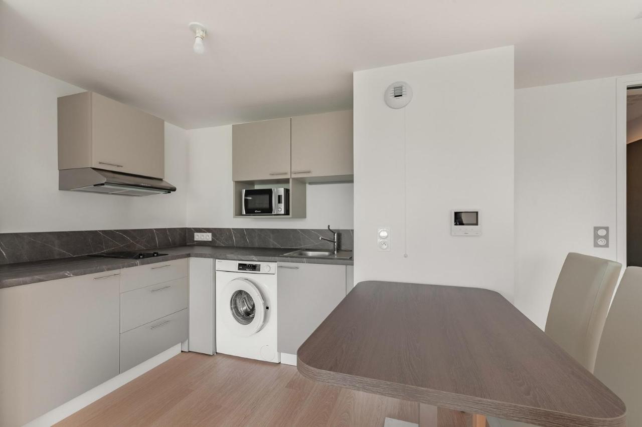 Ovelia Poissy - Les Romantiques Extérieur photo